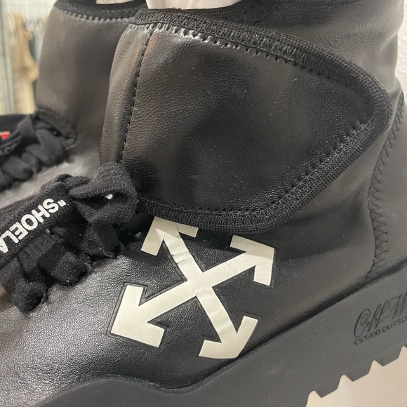 Off-White Moto wrapped sneaker - Picture 3 of 11